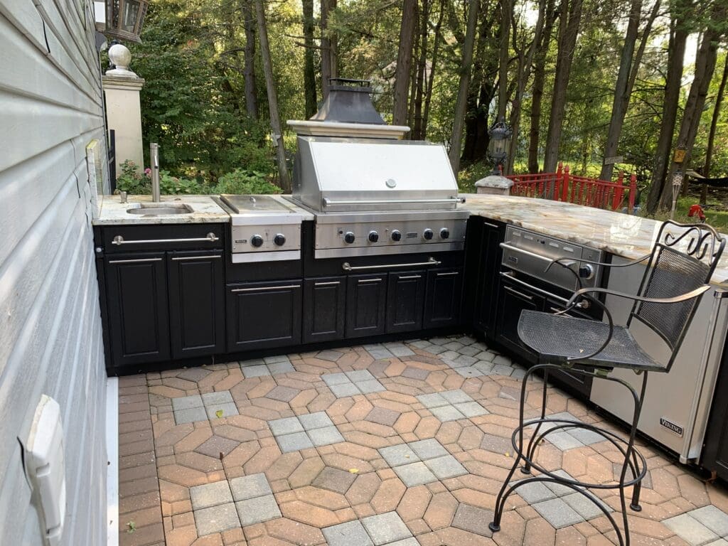 Outdoor Kitchen